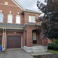 199 Lady Angela Avenue  Oshawa, ON L1H 7K4