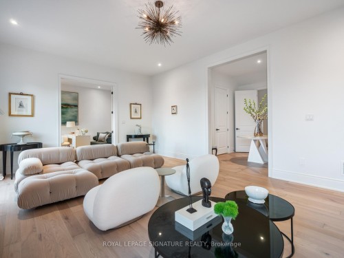 1335 Britton Crescent, Milton, ON - Indoor Photo Showing Living Room