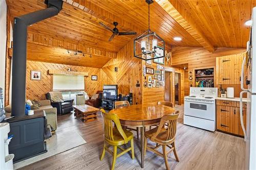 46 Ash St, Great Falls, MB - Indoor