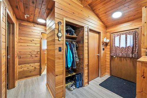 46 Ash St, Great Falls, MB - Indoor Photo Showing Other Room