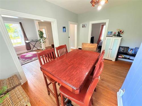419 Manitoba Ave, Selkirk, MB - Indoor Photo Showing Dining Room
