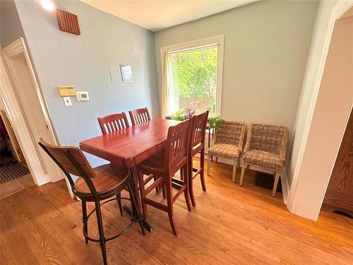419 Manitoba Ave, Selkirk, MB - Indoor Photo Showing Dining Room