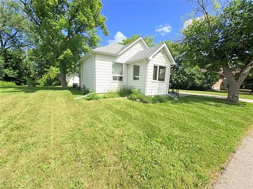 419 Manitoba Ave, Selkirk, MB - Outdoor