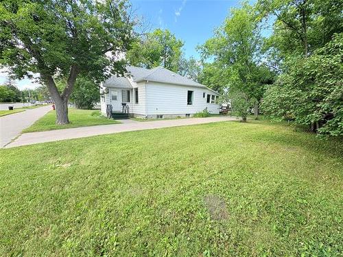 419 Manitoba Ave, Selkirk, MB - Outdoor