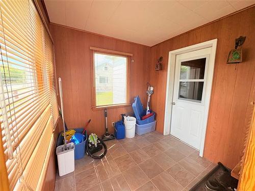 419 Manitoba Ave, Selkirk, MB - Indoor Photo Showing Other Room