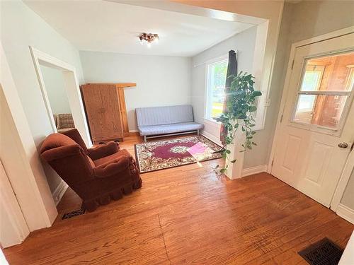 419 Manitoba Ave, Selkirk, MB - Indoor