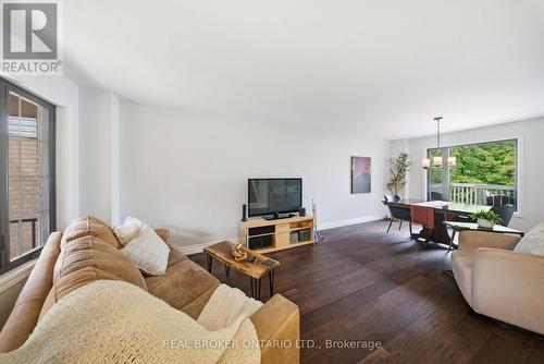 19 Boulder Crescent, Guelph, ON - Indoor Photo Showing Living Room
