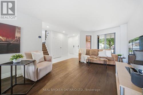 19 Boulder Crescent, Guelph, ON - Indoor Photo Showing Living Room