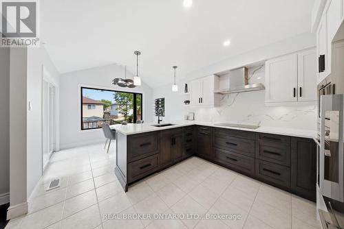 19 Boulder Crescent, Guelph, ON - Indoor Photo Showing Kitchen