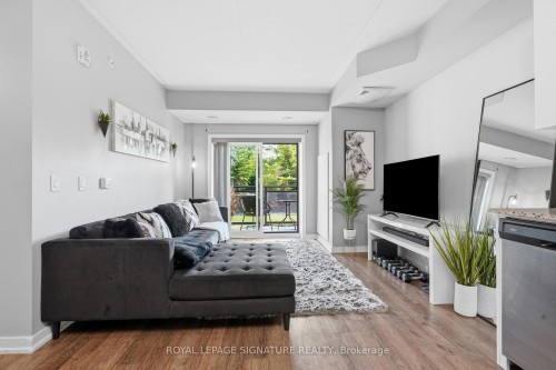 Ll08-25 Kay Crescent, Guelph, ON - Indoor Photo Showing Living Room