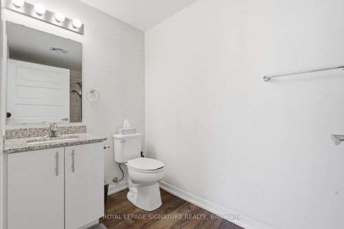 Ll08-25 Kay Crescent, Guelph, ON - Indoor Photo Showing Bathroom