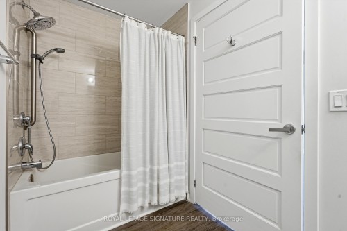 Ll08-25 Kay Crescent, Guelph, ON - Indoor Photo Showing Bathroom