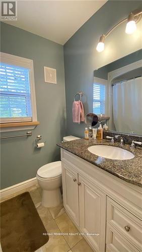 16 Wolfe Avenue, Deep River, ON - Indoor Photo Showing Bathroom