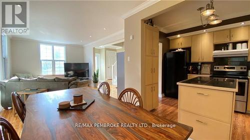 16 Wolfe Avenue, Deep River, ON - Indoor