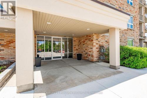 207 - 901 Paisley Road, Guelph (Willow West/Sugarbush/West Acres), ON - Outdoor With Exterior