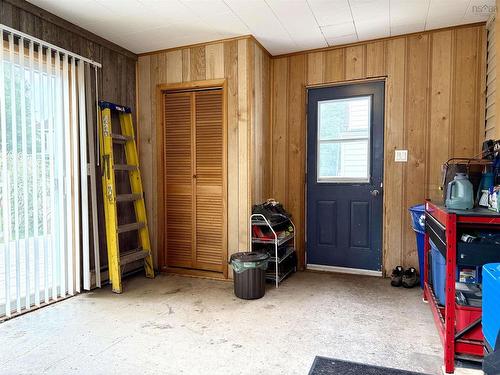 20 Agnew Street, Amherst, NS - Indoor Photo Showing Other Room