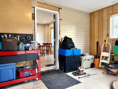 20 Agnew Street, Amherst, NS - Indoor