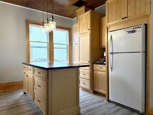 20 Agnew Street, Amherst, NS - Indoor Photo Showing Kitchen