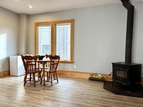 20 Agnew Street, Amherst, NS - Indoor Photo Showing Dining Room