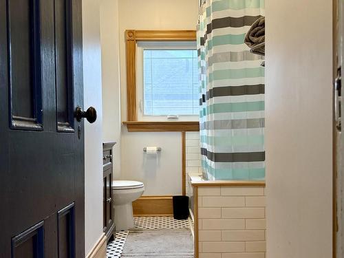 20 Agnew Street, Amherst, NS - Indoor Photo Showing Bathroom