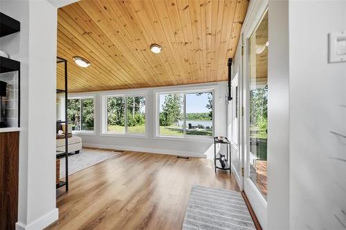 14 Pihulak Dr, Lac Du Bonnet, MB - Indoor