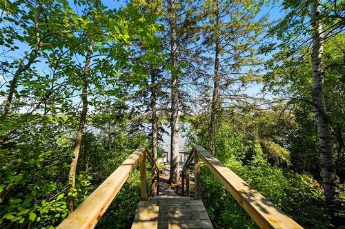 14 Pihulak Dr, Lac Du Bonnet, MB - Outdoor