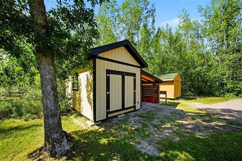 14 Pihulak Dr, Lac Du Bonnet, MB - Outdoor