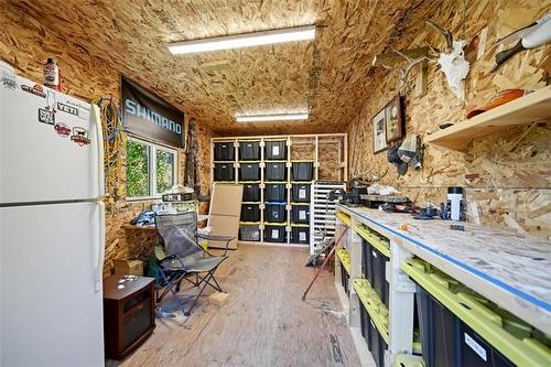 14 Pihulak Dr, Lac Du Bonnet, MB - Indoor Photo Showing Kitchen
