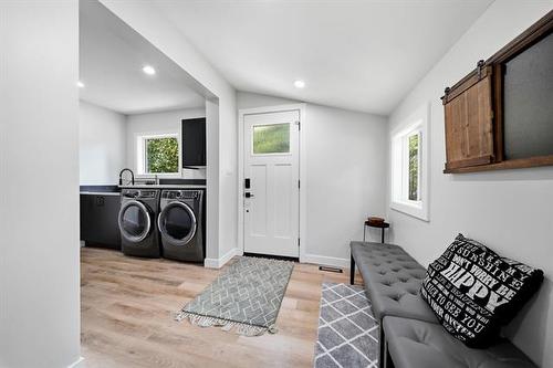 14 Pihulak Dr, Lac Du Bonnet, MB - Indoor Photo Showing Other Room