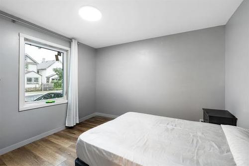 326 Alfred Ave, Winnipeg, MB - Indoor Photo Showing Bedroom