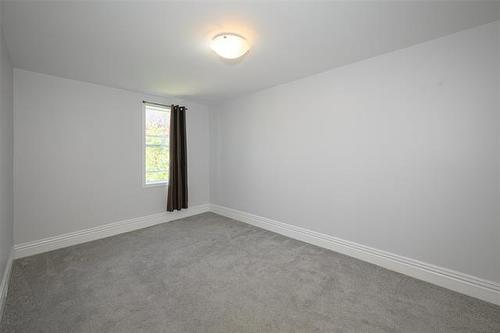 67 Maryland St, Winnipeg, MB - Indoor Photo Showing Other Room