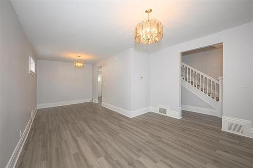 67 Maryland St, Winnipeg, MB - Indoor Photo Showing Other Room