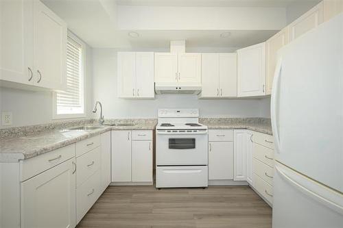 67 Maryland St, Winnipeg, MB - Indoor Photo Showing Kitchen