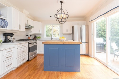 #23-118 Aldersmith Pl, View Royal, BC 