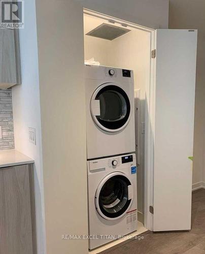 3101 - 20 Richardson Street E, Toronto, ON - Indoor Photo Showing Laundry Room