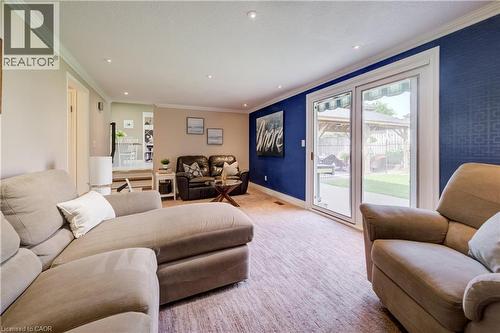 298 Creighton Court, Waterloo, ON - Indoor Photo Showing Living Room