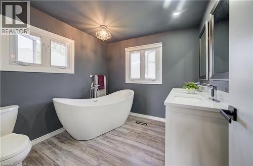 298 Creighton Court, Waterloo, ON - Indoor Photo Showing Bathroom