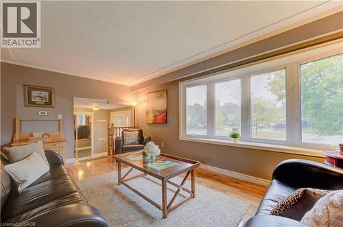 298 Creighton Court, Waterloo, ON - Indoor Photo Showing Living Room