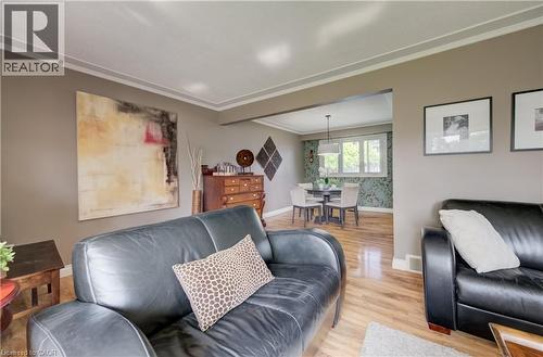 298 Creighton Court, Waterloo, ON - Indoor Photo Showing Living Room