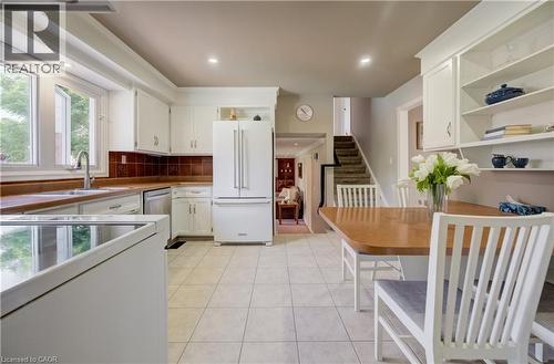 298 Creighton Court, Waterloo, ON - Indoor Photo Showing Kitchen