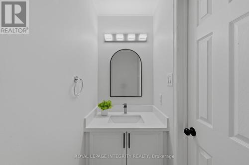 Powder Room - Main Level - 20 Redding Way, Ottawa, ON - 
