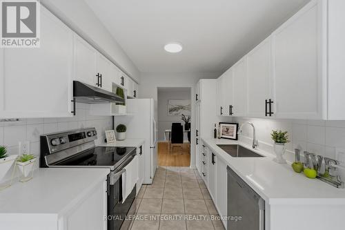Kitchen - Main Level - 20 Redding Way, Ottawa, ON - Indoor Photo Showing Kitchen