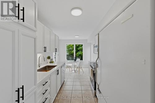 Kitchen - Main Level - 20 Redding Way, Ottawa, ON - Indoor Photo Showing Kitchen
