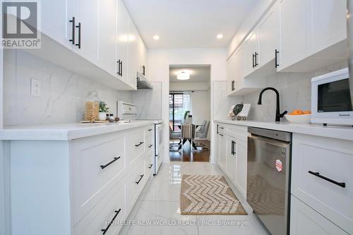 60 James Park Square, Toronto, ON - Indoor Photo Showing Kitchen