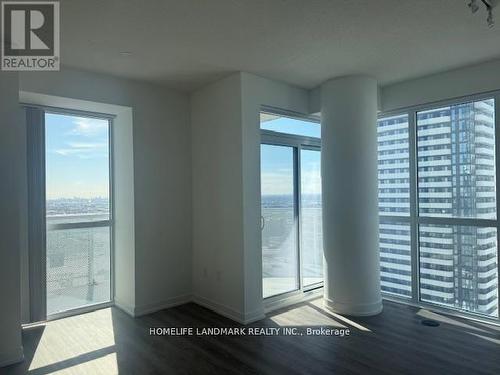 2212 - 8 Interchange Way, Vaughan, ON - Indoor Photo Showing Other Room