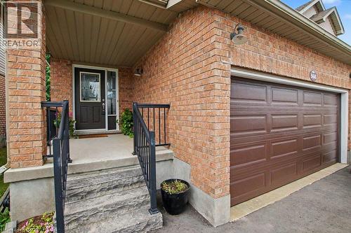 568 Robert Ferrie Drive, Kitchener, ON - Outdoor