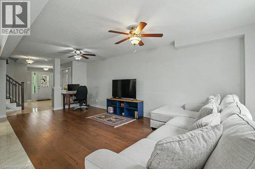568 Robert Ferrie Drive, Kitchener, ON - Indoor Photo Showing Living Room
