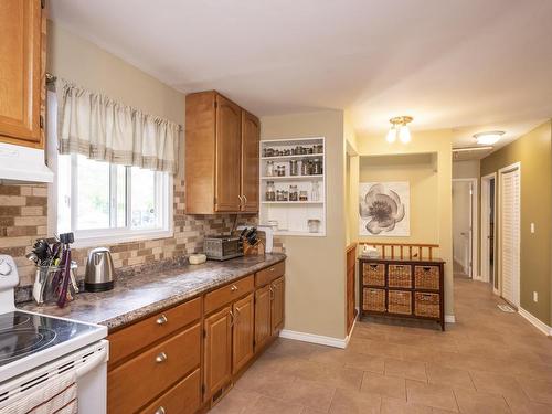 391 Fraser Road, Thunder Bay, ON - Indoor Photo Showing Kitchen