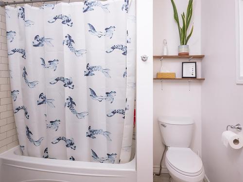 391 Fraser Road, Thunder Bay, ON - Indoor Photo Showing Bathroom