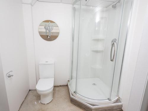 391 Fraser Road, Thunder Bay, ON - Indoor Photo Showing Bathroom
